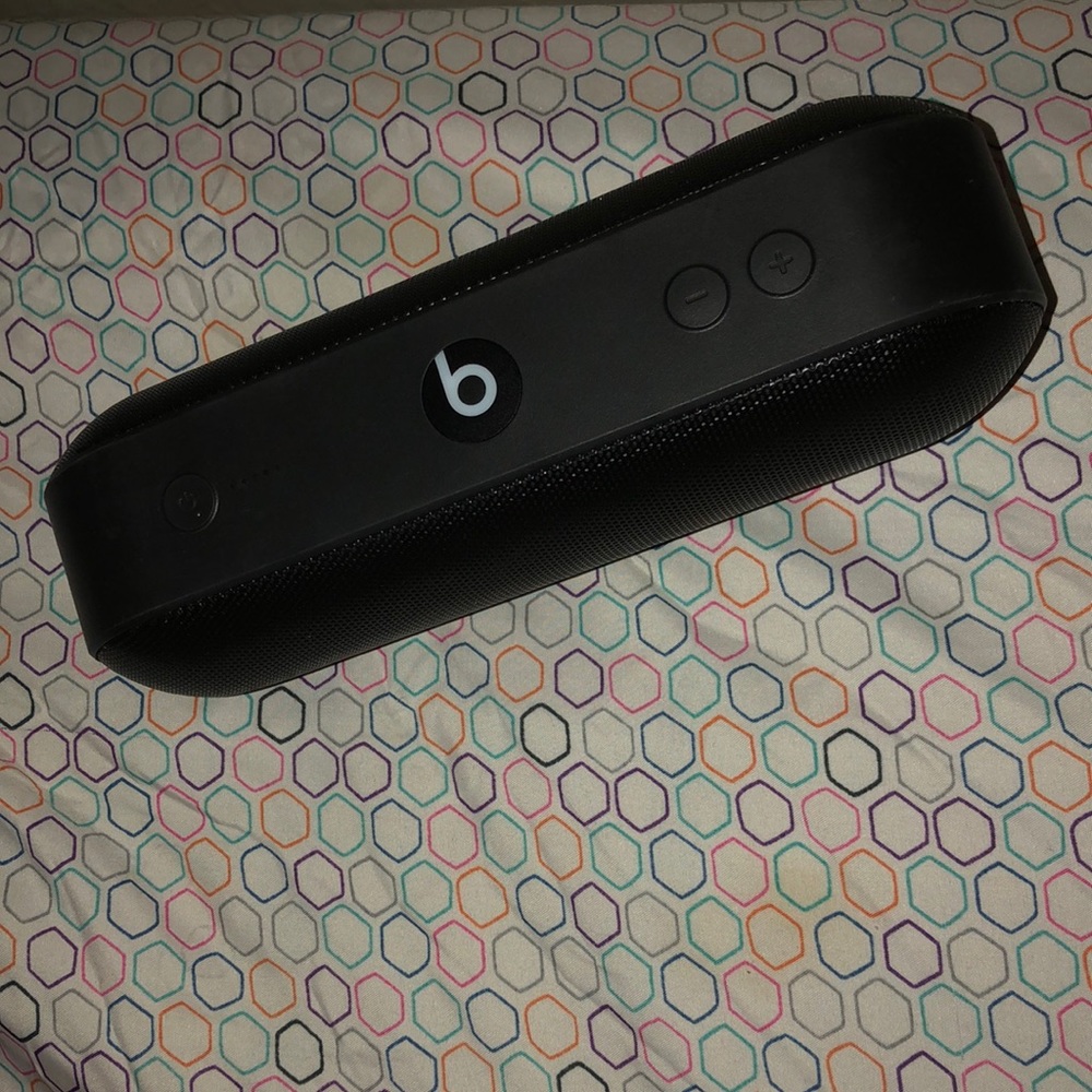 Beats pill speaker